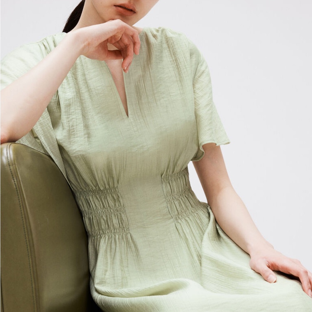 H&M Light Green Crinkled Dress Mama - Picture 8 of 8